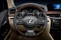 Lexus LX photo