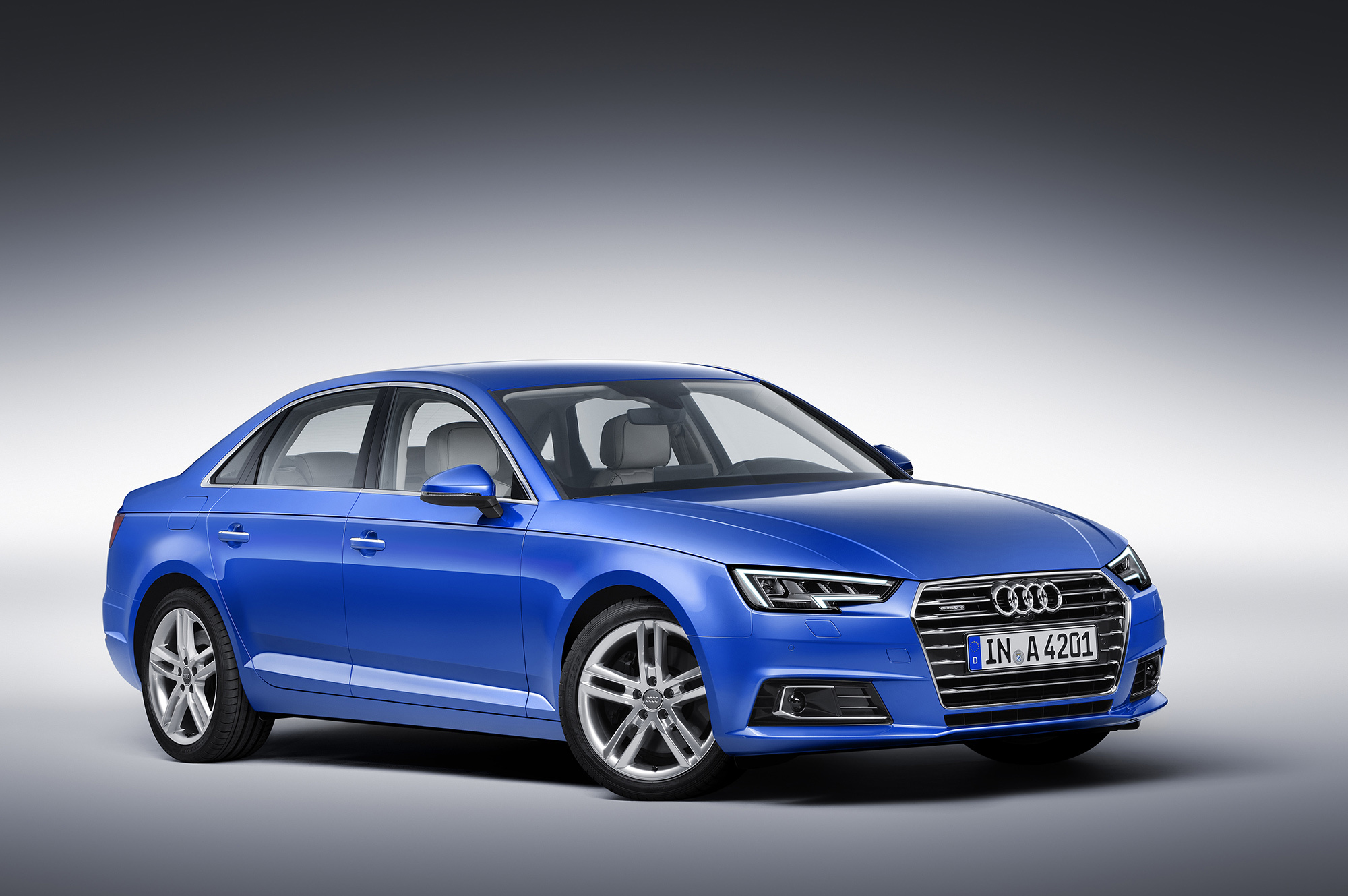 Новые автомобили Audi A4